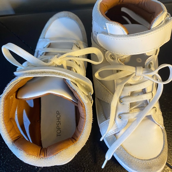 Topshop High-Cut Sneakers - Picture 3 of 3